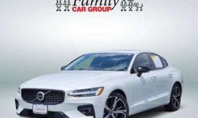 2024 Volvo S60 Plus Dark