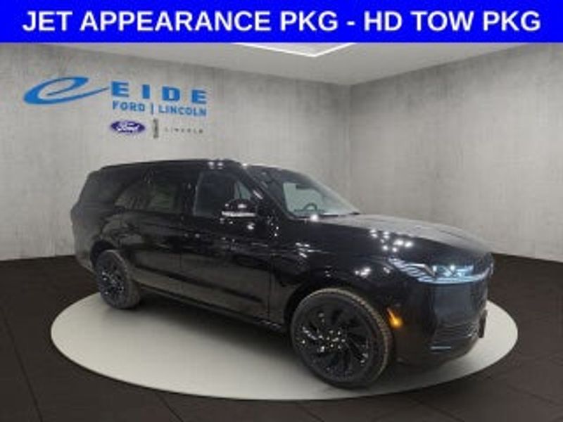 2027 Lincoln Navigator — a typically priced live listing