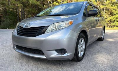 2012 Toyota Sienna 7 Passenger