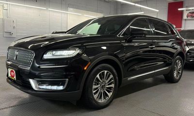 2019 Lincoln Nautilus Reserve