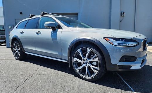 2025 Volvo V90CC Ultra
