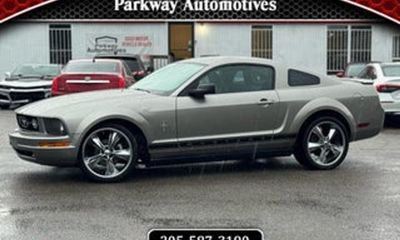 2008 Ford Mustang V6 Premium Coupe