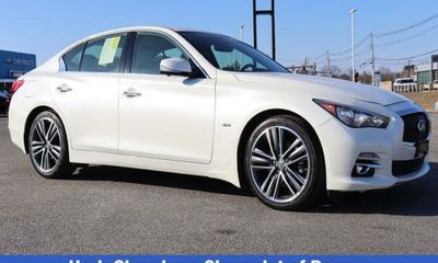 2017 Infiniti Q50 Premium