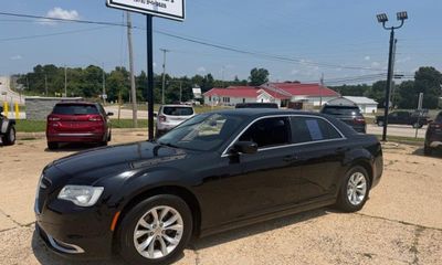2016 Chrysler 300 Limited