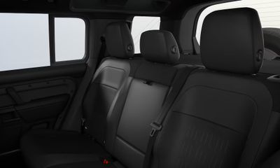 2026 Land Rover Defender Octa Black