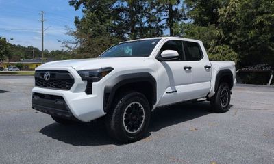 2024 Toyota Tacoma TRD OFF Road