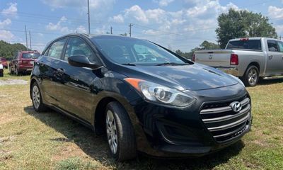 2016 Hyundai Elantra Standard
