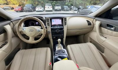 2016 Infiniti QX70 Base