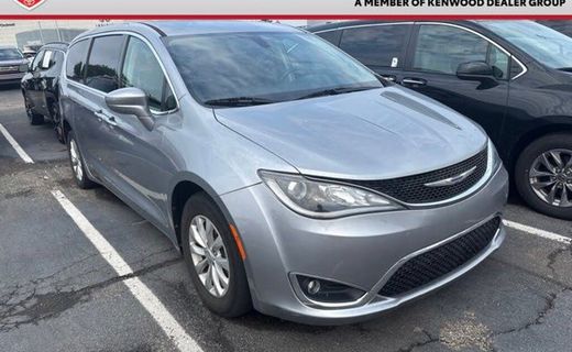 2019 Chrysler Pacifica Touring Plus