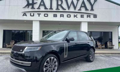 2025 Land Rover Range SE
