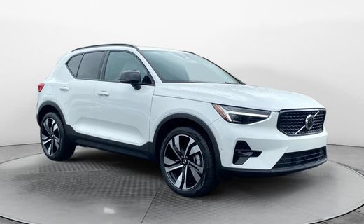 2026 Volvo XC40 Ultra Dark