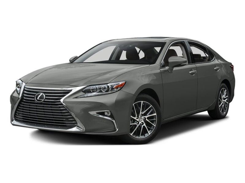 2016 Lexus ES — a typically priced live listing