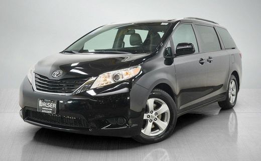 2016 Toyota Sienna LE