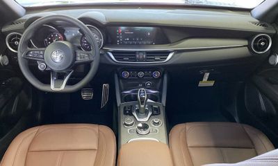 2023 Alfa Romeo Stelvio TI