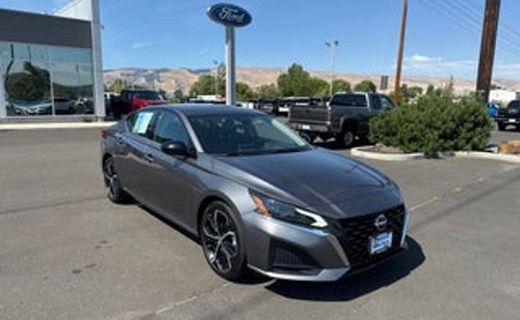2023 Nissan Altima SR