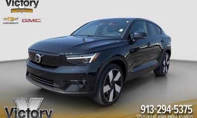 2023 Volvo C40 Ultimate Dark