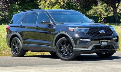 2023 Ford Explorer ST Line
