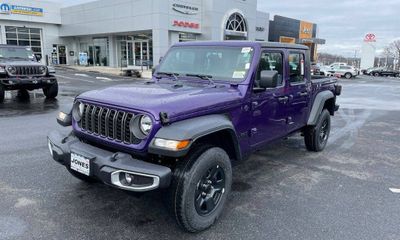 2026 Jeep Gladiator Sport