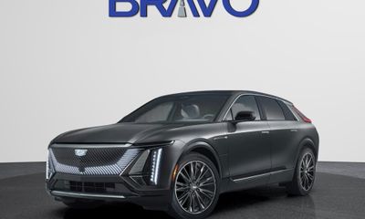 2025 Cadillac Lyriq Sport 2