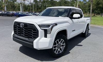 2023 Toyota Tundra SR5
