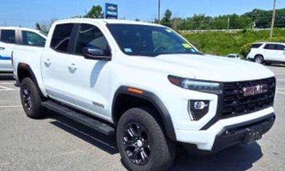 2024 GMC Canyon Elevation