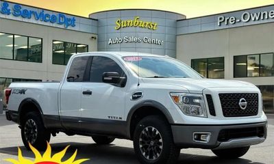 2017 Nissan Titan SV
