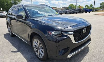 2024 Mazda CX-90 Premium Package