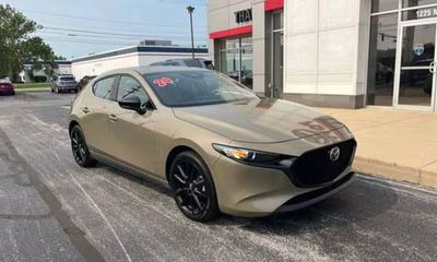 2024 Mazda MAZDA3 Carbon Turbo
