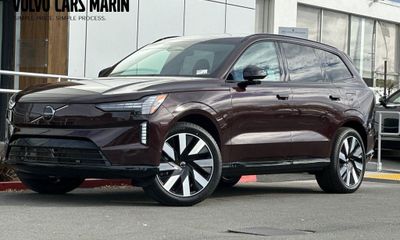 2026 Volvo EX90 Plus