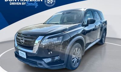 2023 Nissan Pathfinder S