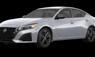 2024 Nissan Altima SR