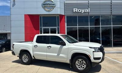 2025 Nissan Frontier SV