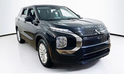 2023 Mitsubishi Outlander ES