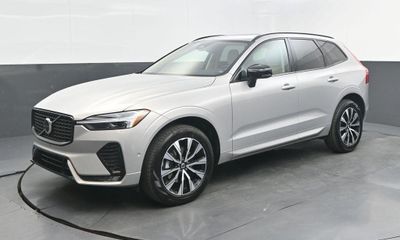 2024 Volvo XC60 Plus Dark