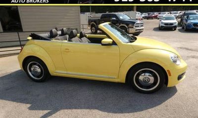 2013 Volkswagen Beetle 25L Convertible