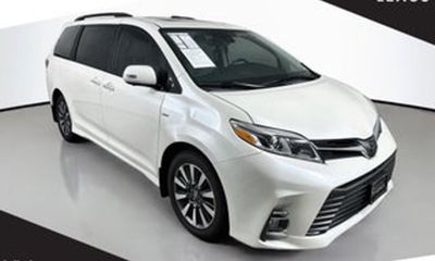 2022 Toyota Sienna XLE