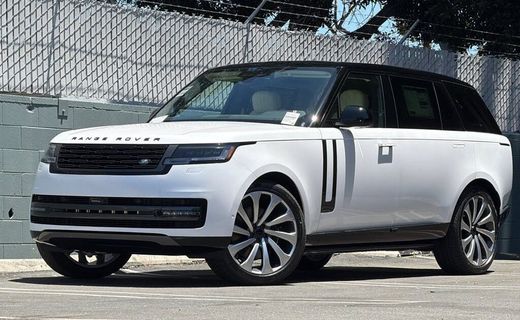 2026 Land Rover Range SE