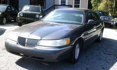 1998 Lincoln Town CAR Signature