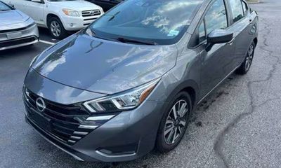 2024 Nissan Versa SV