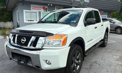 2015 Nissan Titan SV