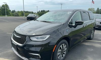 2023 Chrysler Pacifica Touring L