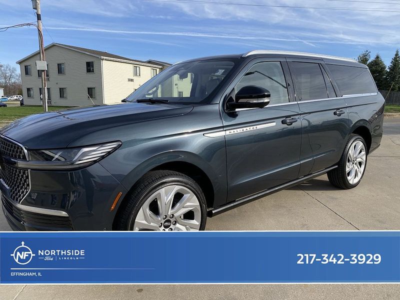 2025 Lincoln Navigator L — a typically priced live listing