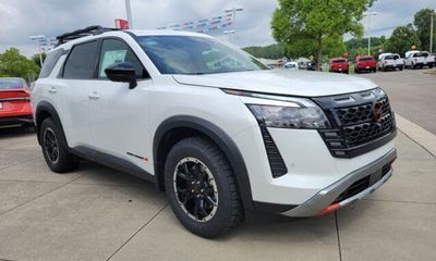 2026 Nissan Pathfinder SV