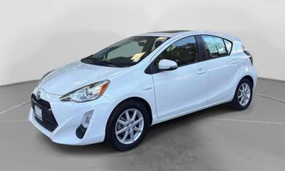 2015 Toyota Prius C FOR Sale