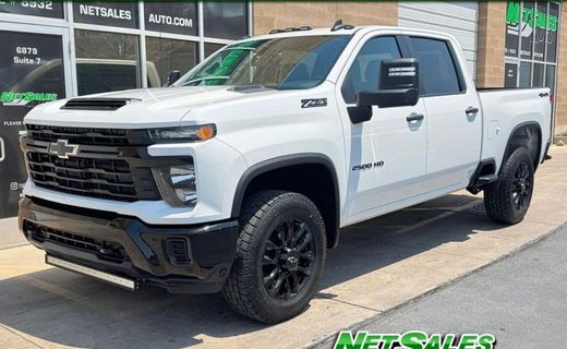 2025 Chevrolet Silverado HD Custom