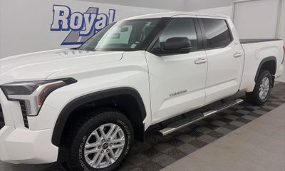 2024 Toyota Tundra SR5