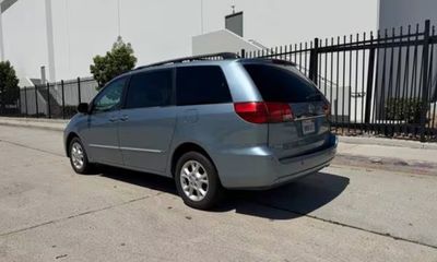 2005 Toyota Sienna XLE