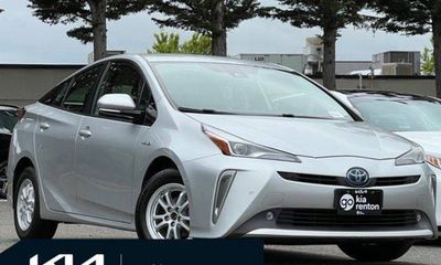 2020 Toyota Prius LE