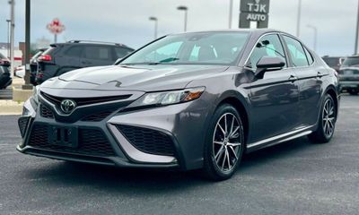 2022 Toyota Camry SE