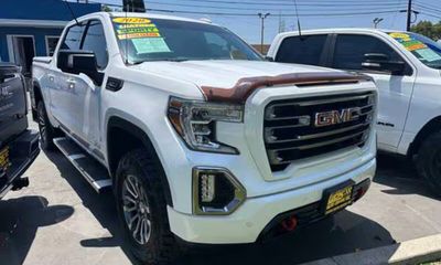 2020 GMC Sierra AT4